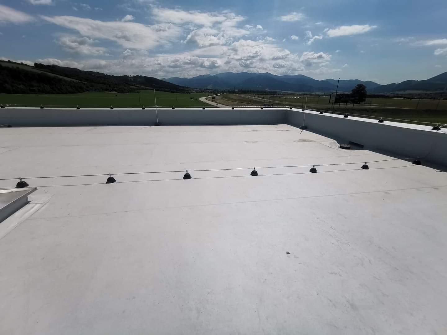 TAKENAKA – SMC – Teplička nad Váhom – rekonštrukcia strešnej hydroizolácie shot 1